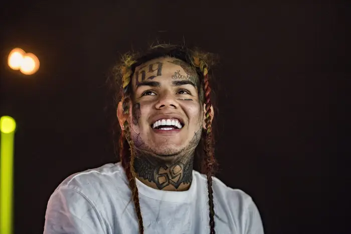 Tekashi69 performing one month before his arrest